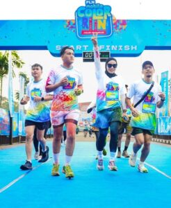 2500 Pelari Meriahkan PLN Mobile Color Run Benteng Kuto Besak