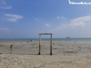 5 Surga Tersembunyi Alam Gresik: Liburan Keluarga Tak Terlupakan