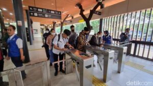 ASN Jakarta Naik TransJakarta: Macet Tak Berkurang, Malah…