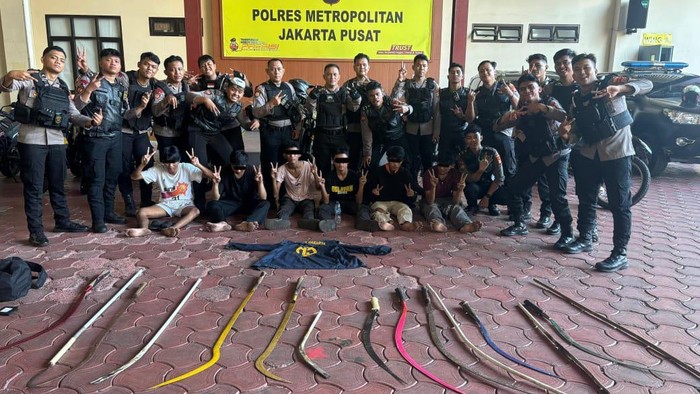 Aksi Brutal! 6 Remaja Bawa Sajam, Nyaris Tawuran Kramat Senen