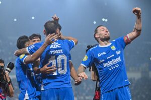 Arema Imbang, Persib Dekati Gelar Juara Liga 1?