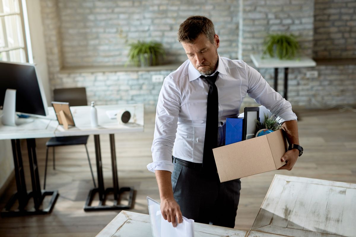 Atasi PHK: Berapa Lama Kesedihan Itu Bertahan?