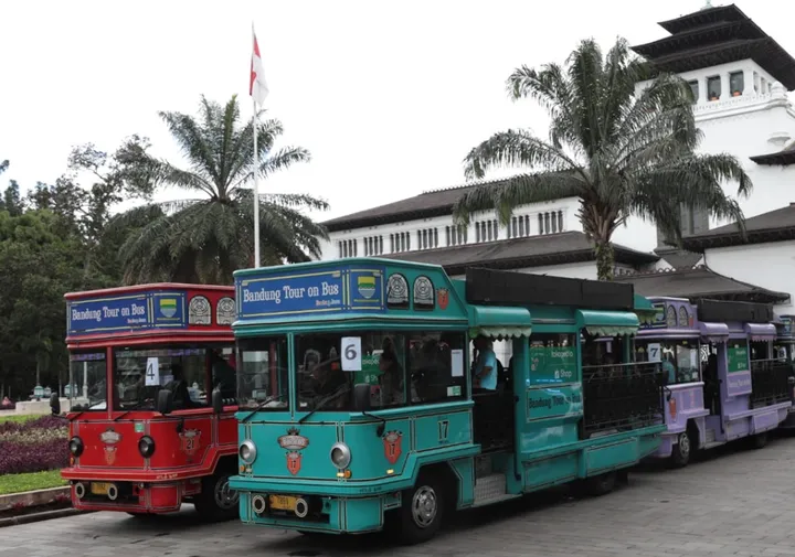 Bandros Bandung: Petualangan Sejarah Murah, Jelajah Kota Unik