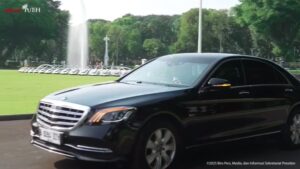 Bill Gates di Indonesia: Mobil Antipeluru Mewah Terungkap