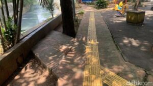 Bongkar Blok Penunjuk Arah, Warga Benhil Minta Tambah Pagar Sungai