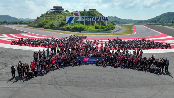Deretan Ratusan Moge Ducati Hilir Mudik Mandalika!