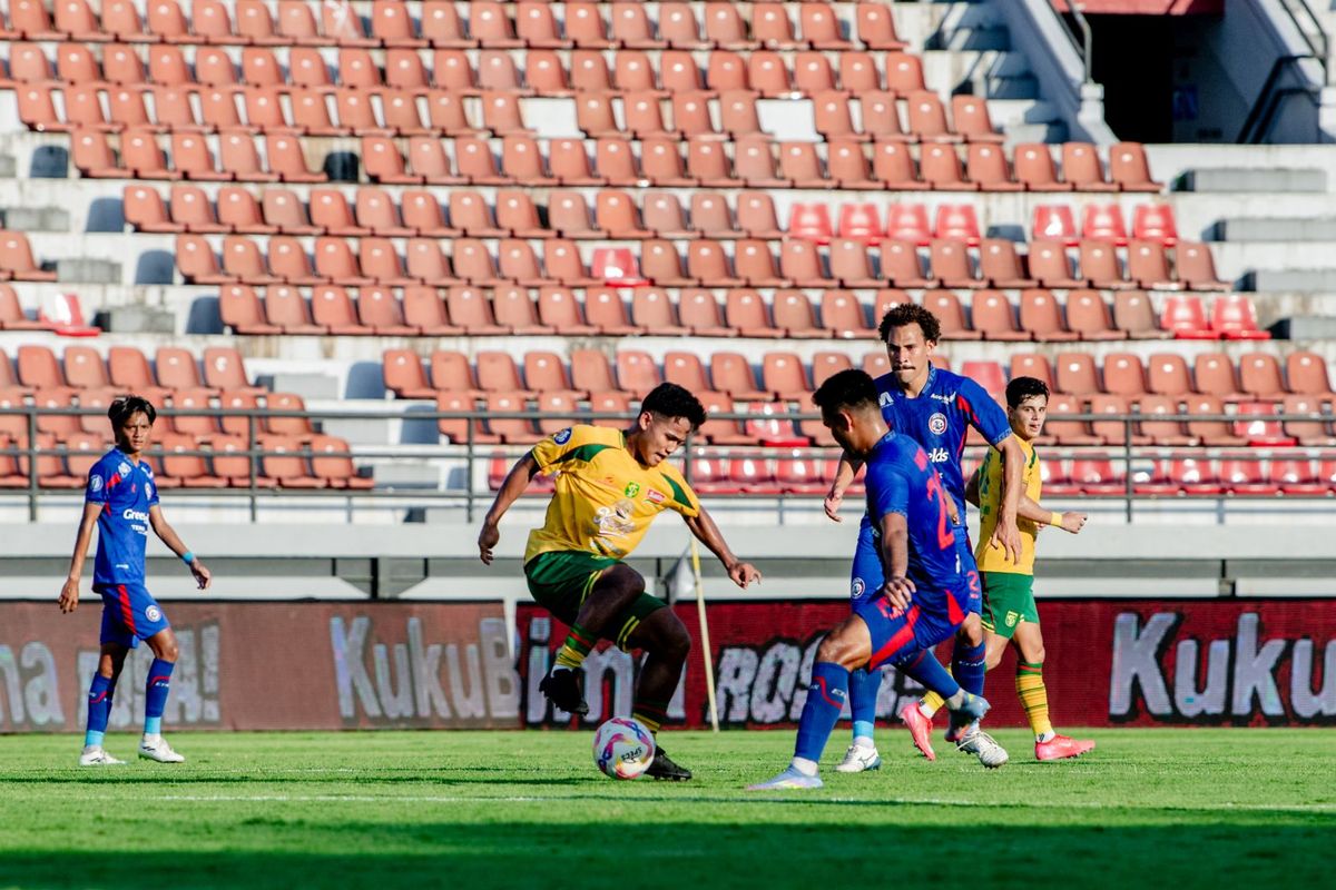 Drama Gianyar! Arema FC vs Persebaya Imbang 1-1, Ernando Ari Gagal Menang