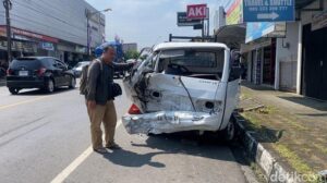 Dramatis! Kecelakaan Viral Banjarnegara: Pengemudi Emosi Tabrak Pikap