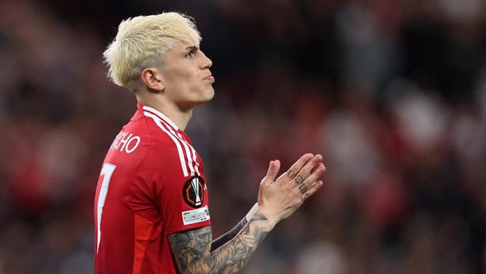 Garnacho Frustasi? Hanya 20 Menit di Final, Ingin Hengkang?