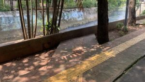 Guiding Block Benhil Berbahaya? Dibongkar Usai Viral Kritik Siswa