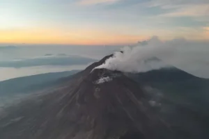 Gunung Lewotobi Laki-laki: Status Siaga, Aktivitas Turun