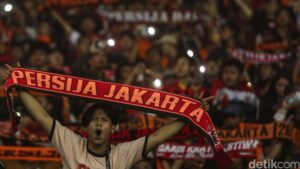 Jakmania Geram! Gaji Persija Macet, Performa Anjlok?