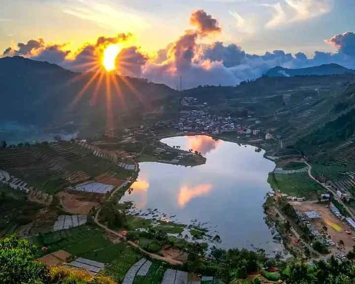 Jelajahi Pesona Dieng Wonosobo: Destinasi Wisata Wajib Dikunjungi