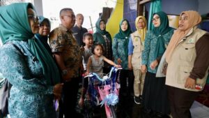 Kisah Pilu Dua Anak Pemulung Sentul, Dapat Bantuan Kemensos