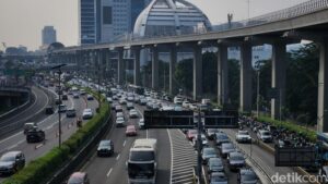 Kontraflow Tol Halim-Senayan Pagi Ini: Hindari Macet!