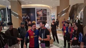 Luis Milla Pulang, Saksikan El Clasico: Barcelona Hancurkan Madrid