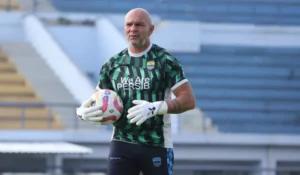 Luizinho Passos Pamit: Pelatih Kiper Persib Resmi Berpisah