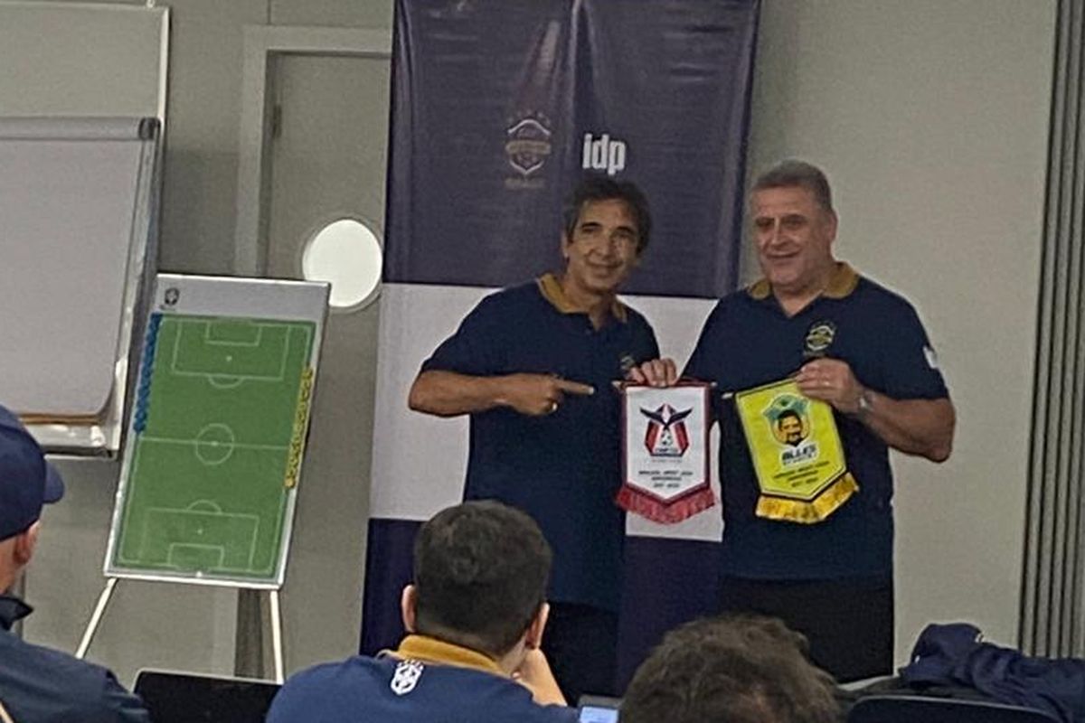 Mantan Pemain Brasil Ungkap Rahasia Sepak Bola Indonesia