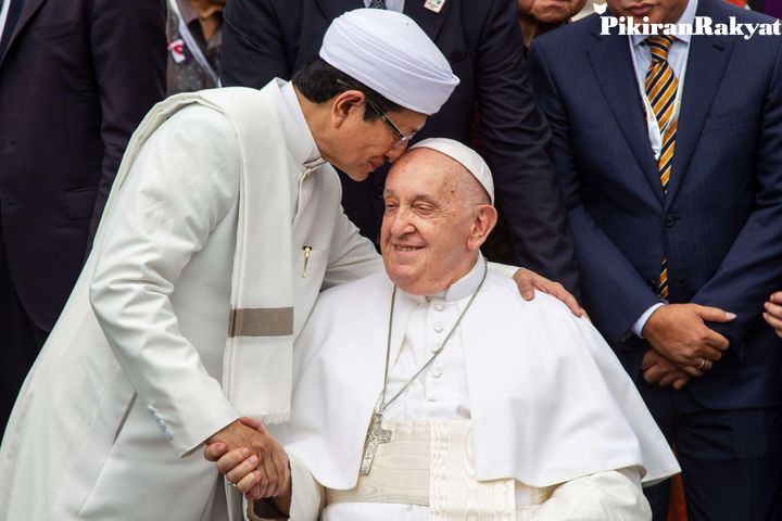 Menag Sampaikan Duka Cita Mendalam: Wafatnya Paus Fransiskus, Tokoh Dunia