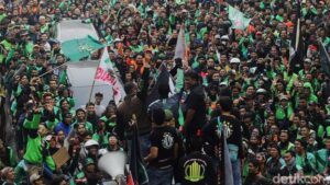Ojol se-Indonesia Demo Besar: Tuntutan Mengejutkan Kepung Istana