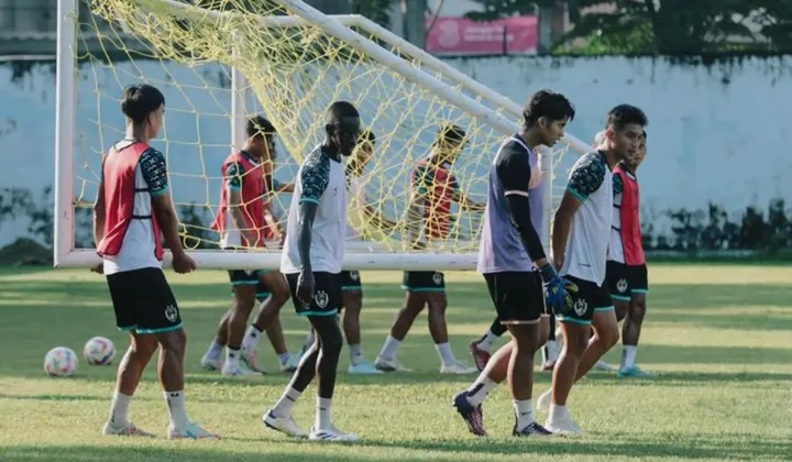 PSM Makassar Hancurkan Persita! Liga 1 2024-2025 Berakhir Spektakuler