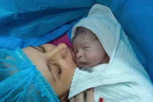 Panduan Lengkap Perkembangan Bayi Baru Lahir: Moms Wajib Tahu