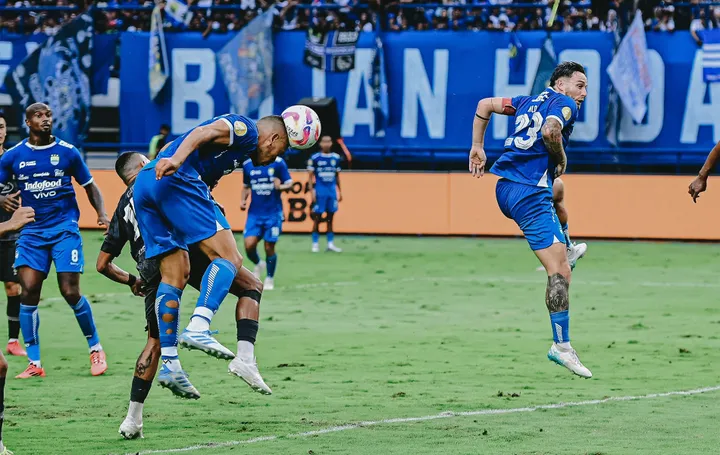 Persib Bandung Menang Dramatis! Comeback Gila 3-2 Lawan Persis Solo