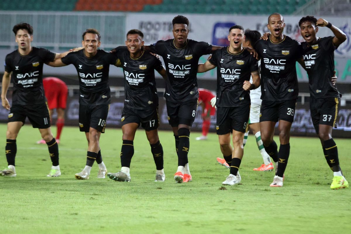 Persib Tantang Persebaya: Perebutan Gelar Liga 1 Memanas