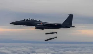 Pilot Selamat! Jet Tempur China Jatuh di Hainan Saat Latihan