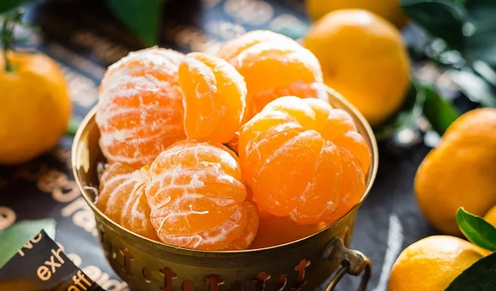 Rahasia Kulit Sehat Glowing? 7 Manfaat Ajaib Jeruk!