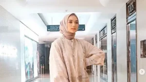 Rahasia Padu Padan Tunik Stylish: 6 Trik Terbaru
