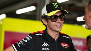 Rahasia Rossi: Kalimat Ajaib Tunda Momongan Hingga Pensiun