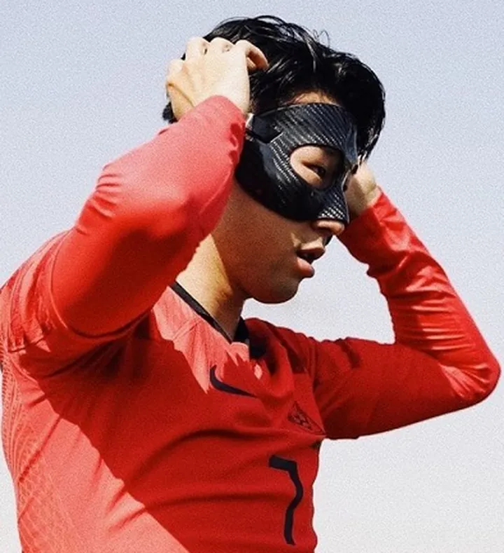 Rahasia Topeng Son Heung-Min: Bukan Plastik, Ini Alasannya!
