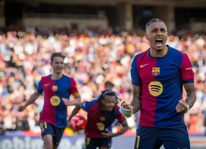 Raphinha Resmi Perpanjang Kontrak, Bersama Barca Hingga 2028
