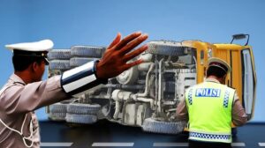 Rem Blong! Truk Tabrak 4 Mobil di Flyover Slipi