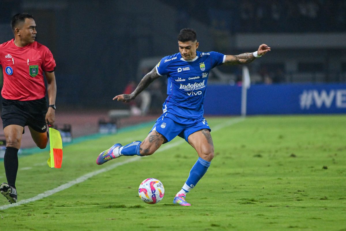 Respon Pelatih Persib: Rumor Ciro Alves ke Malut United?