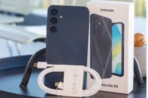 Samsung Galaxy A16 5G vs OnePlus 13: HP Canggih Mana?