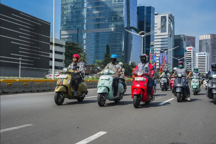 Sensasi Berkendara Vespa GTS: Uji Coba & Review Lengkap