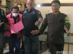 Sidang Perdana Eks Ketua PN Surabaya Kasus Ronald Tannur