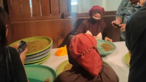 Sosro Slawi: Kesetiaan, Warga Lokal, Bukan Mesin Otomatis