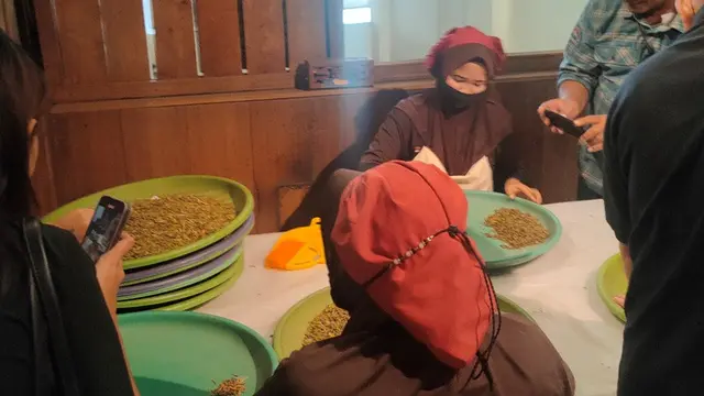 Sosro Slawi: Kesetiaan, Warga Lokal, Bukan Mesin Otomatis