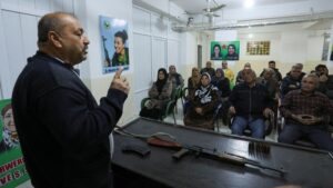 Suriah: Latihan Militer Warga Jaga Keamanan Lingkungan