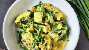 Telur Orak Arik Daun Kucai: Sarapan Cepat, Bekal Sehat & Lezat