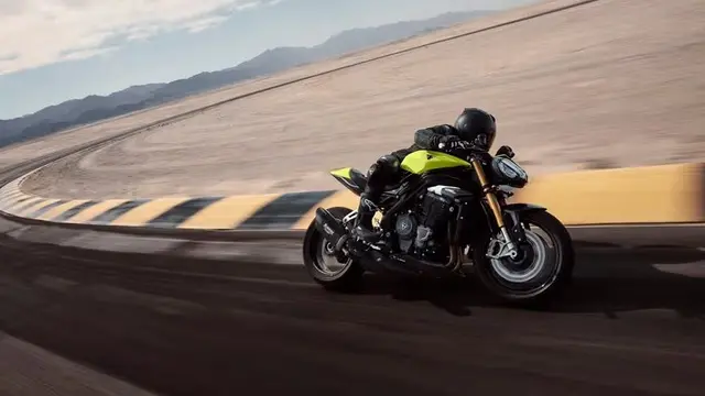 Triumph Speed Triple 1200 RX: 1200 Unit Terbatas, Spesial!