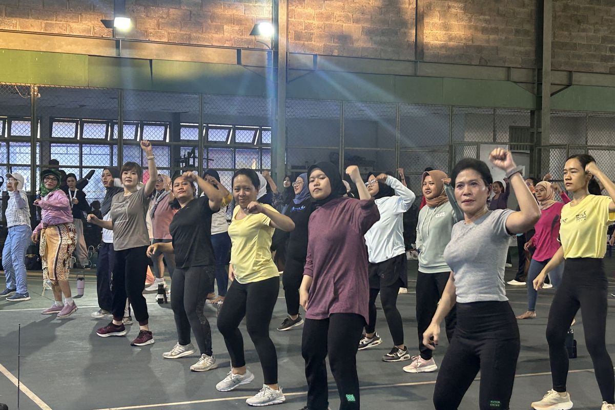 Turunkan Berat Badan dengan Zumba? Rahasia & Tips Ampuh!