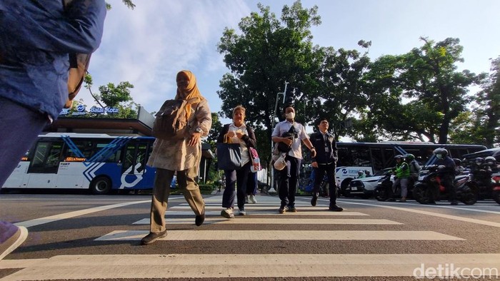 Wajib Naik Transjakarta? Bukan Hanya ASN Pemprov DKI Jakarta