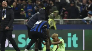 Wasit kontroversial! Barcelona tersingkir, Flick geram Liga Champions