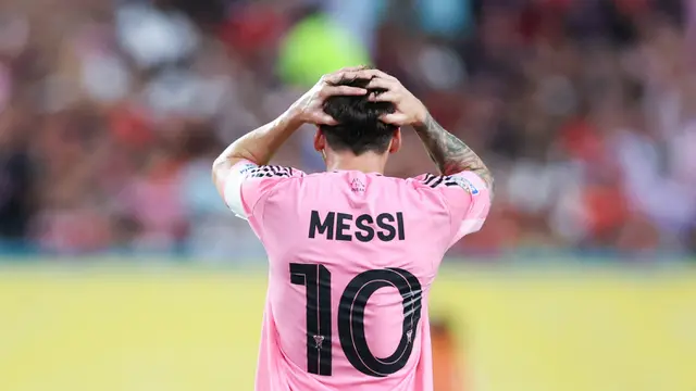 Gol Messi: Spektakuler, Ronaldo Terkejut, Tembus Angkasa