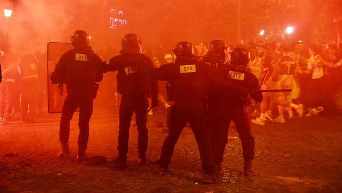 Tragedi Pesta Juara PSG: Dua Tewas Dalam Kerusuhan